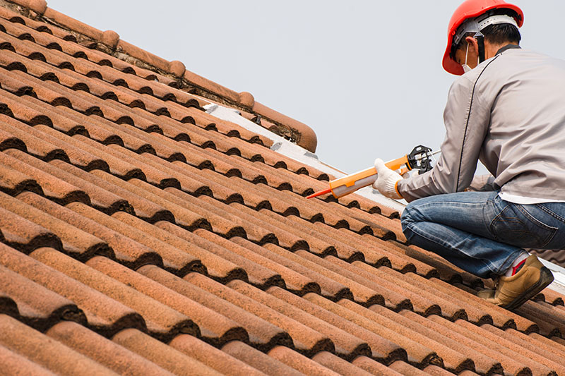 Comment réparer une fuite dans un toit